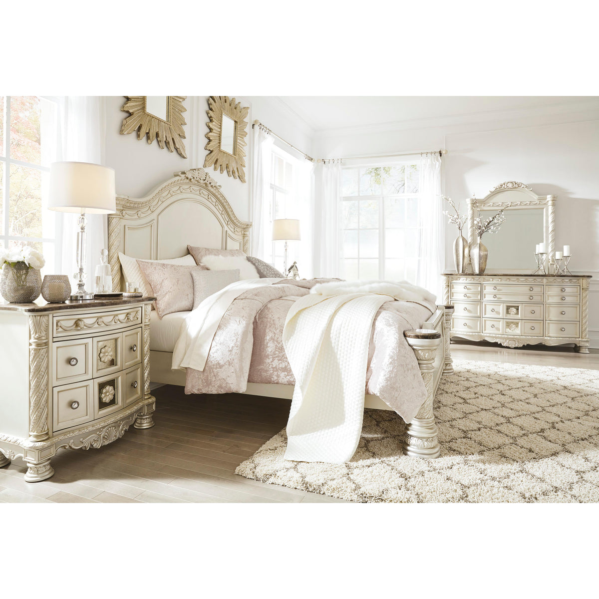 Signature Design by Ashley Cassimore 3-Drawer Nightstand B750-93